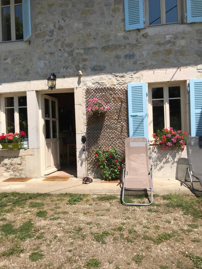 Chambres D'Hotes Des Deux Lacs Ceyzerieu Luaran gambar