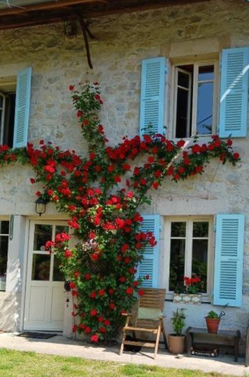 Chambres D'Hotes Des Deux Lacs Ceyzerieu Luaran gambar
